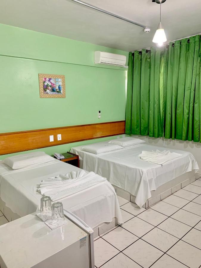 Quarto com Cama de Casal ou 2 de Solteiro