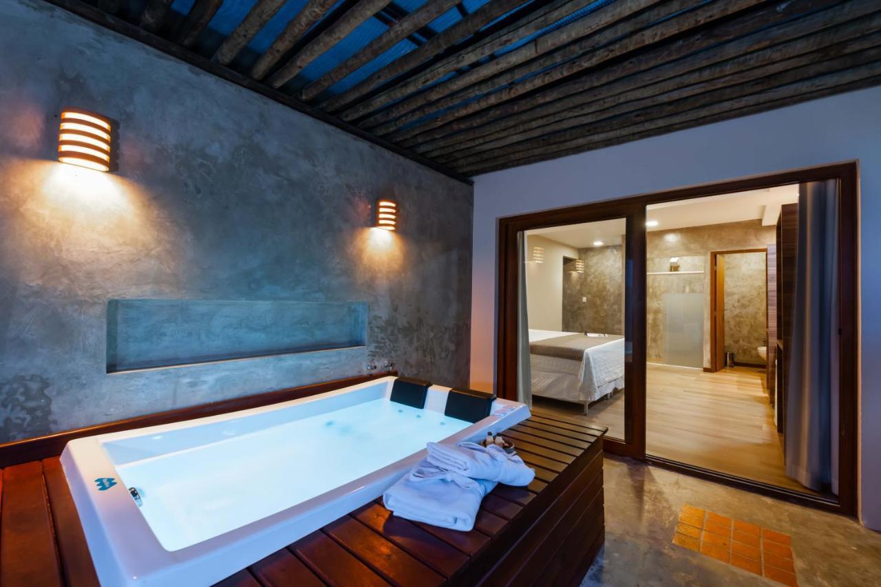 Quarto Duplo com Banheira de Hidromassagem e Terraço