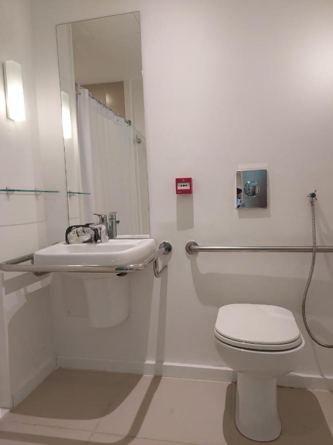 Queen Room - Disability Access