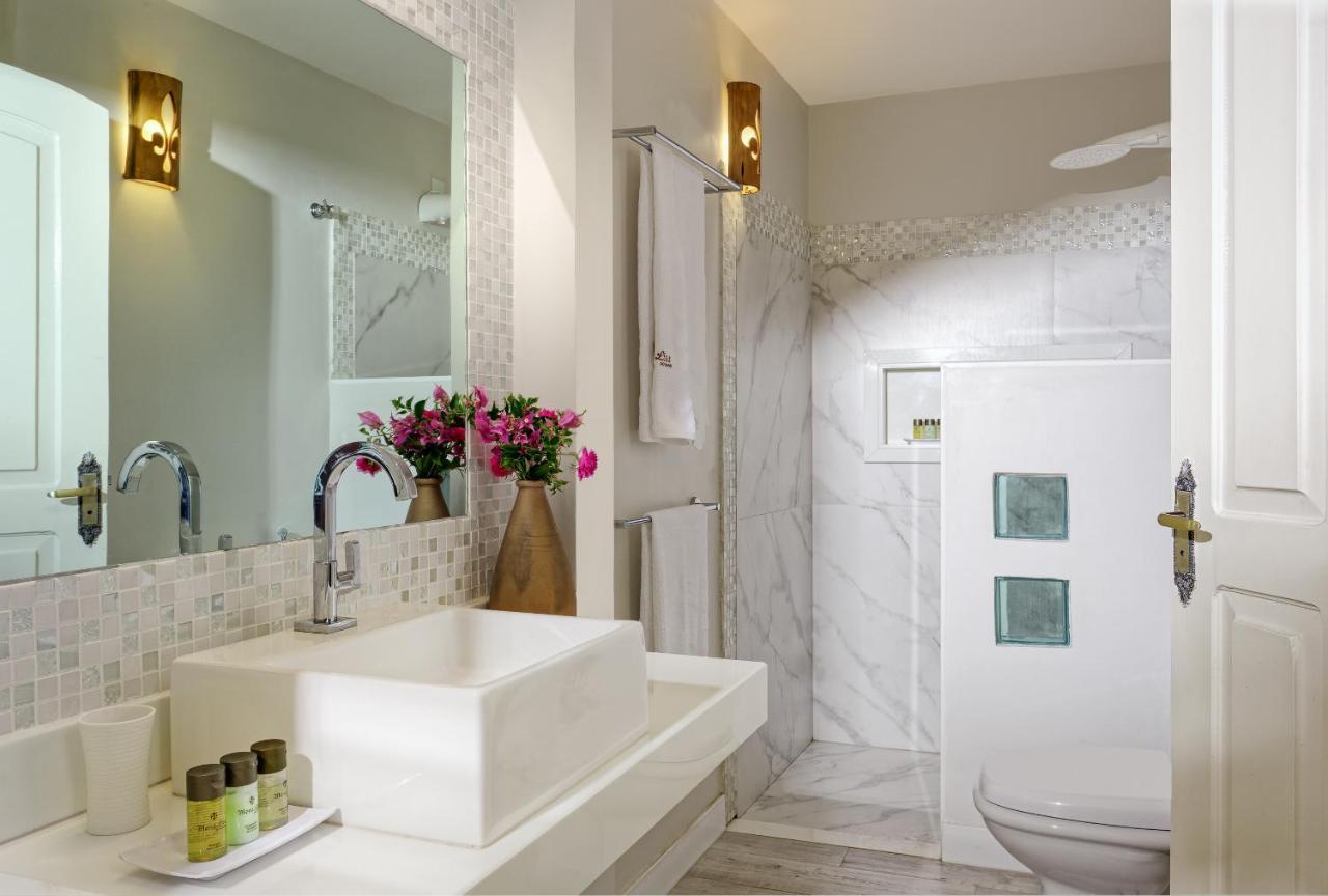 Suite,1089753772:JPEG