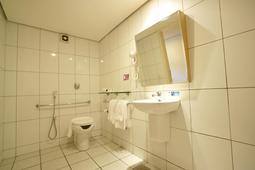 Superior Deluxe Twin Room with parcial sea view - Disability Access