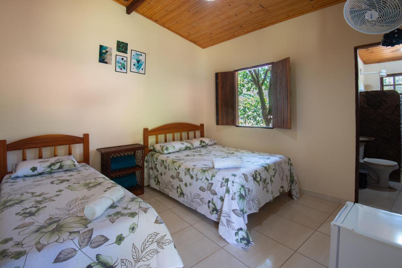 Quarto Triplo com Vista do Jardim