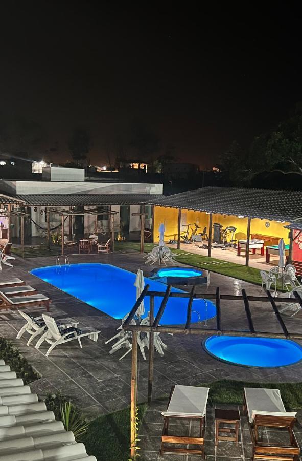 Quarto Deluxe com Cama de Casal ou 2 de Solteiro e Acesso à Piscina