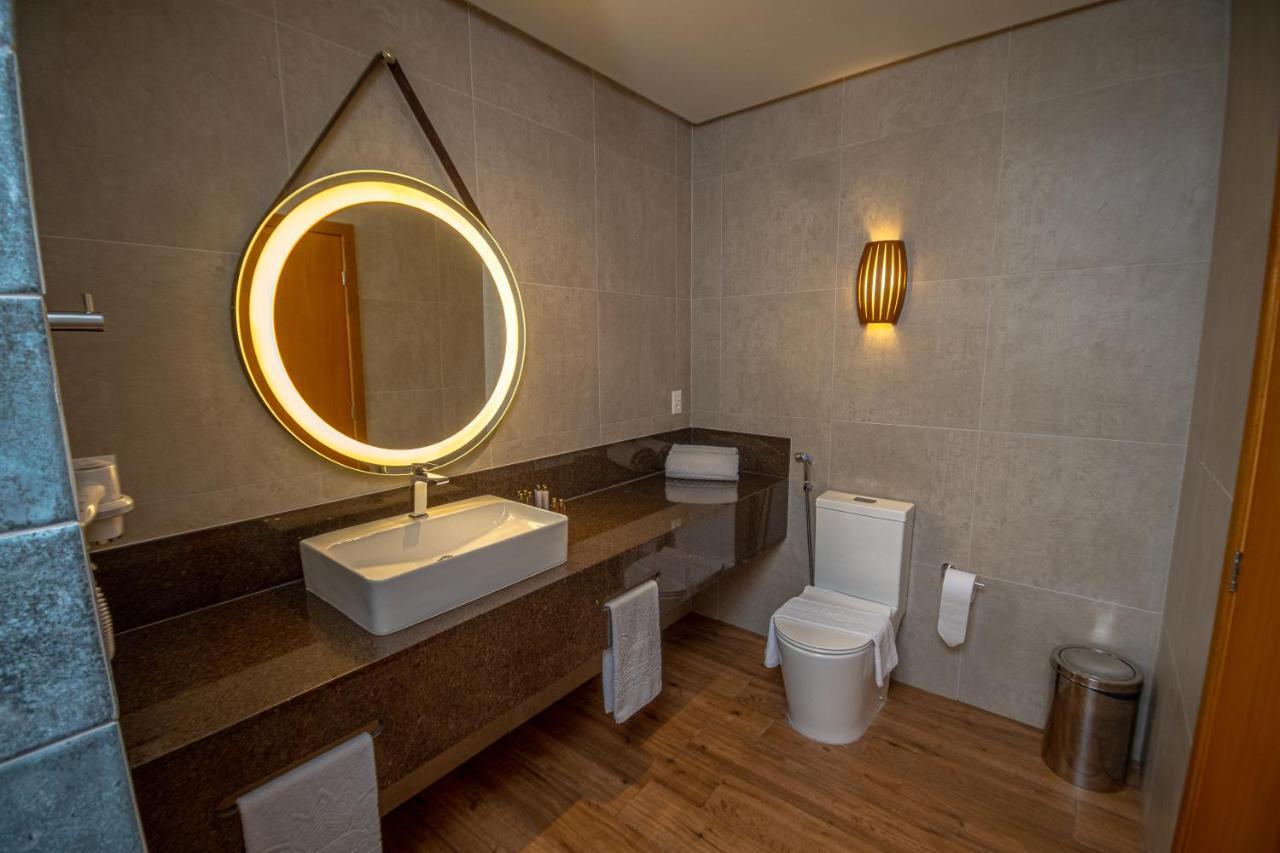 Quarto Duplo com Varanda e Banheira de Hidromassagem