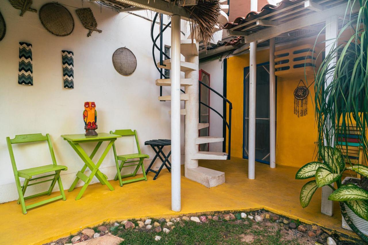 Quarto Triplo com Banheiro Privativo