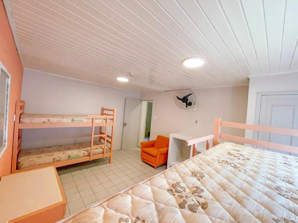 Cama em Beliche em Dormitório Feminino