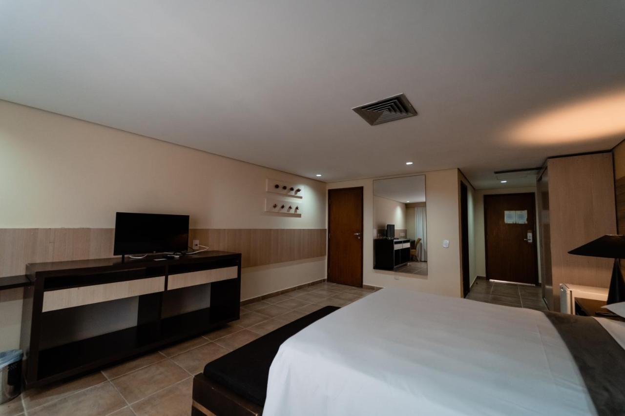 Deluxe Room,1357696454:JPEG