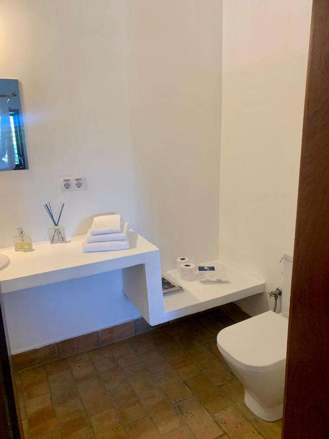 Zimmer mit Queensize-Bett und Poolblick