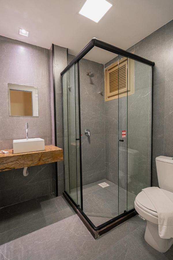 Quarto Familiar Económico