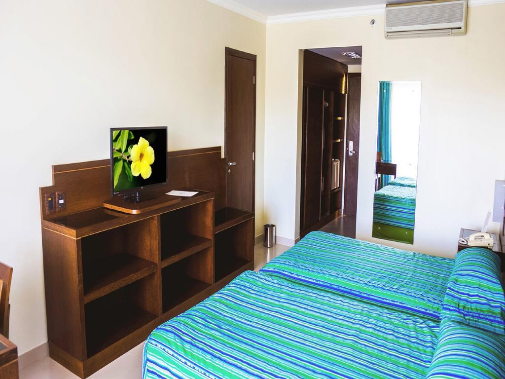 Quarto Luxo com 2 Camas de Solteiro