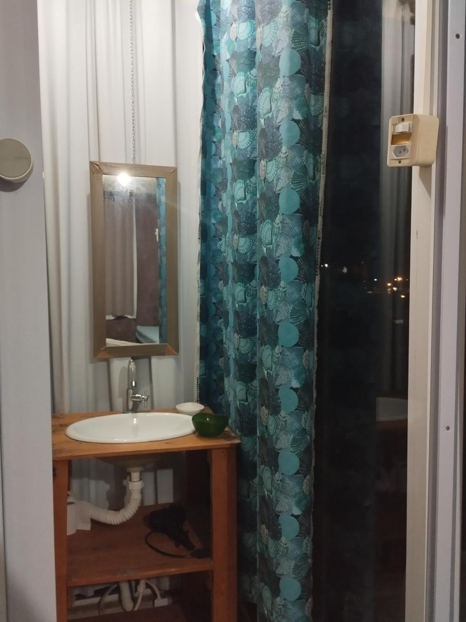 Quarto Quádruplo com Varanda