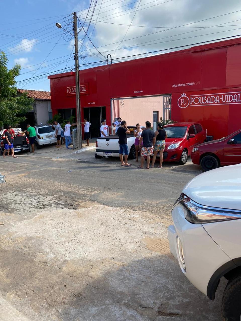 Quarto Triplo com Banheiro Privativo