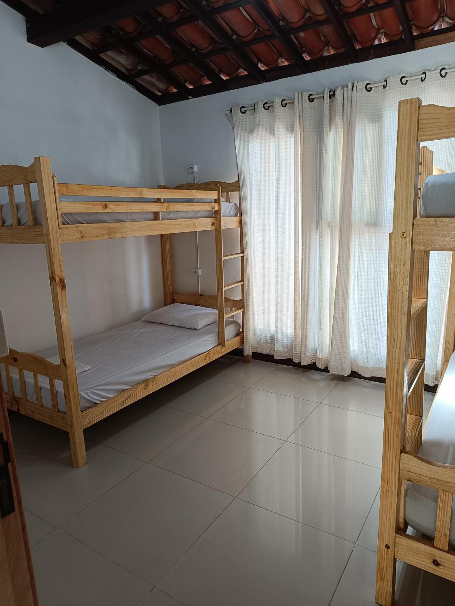 Cama em Dormitório Misto com 4 Camas