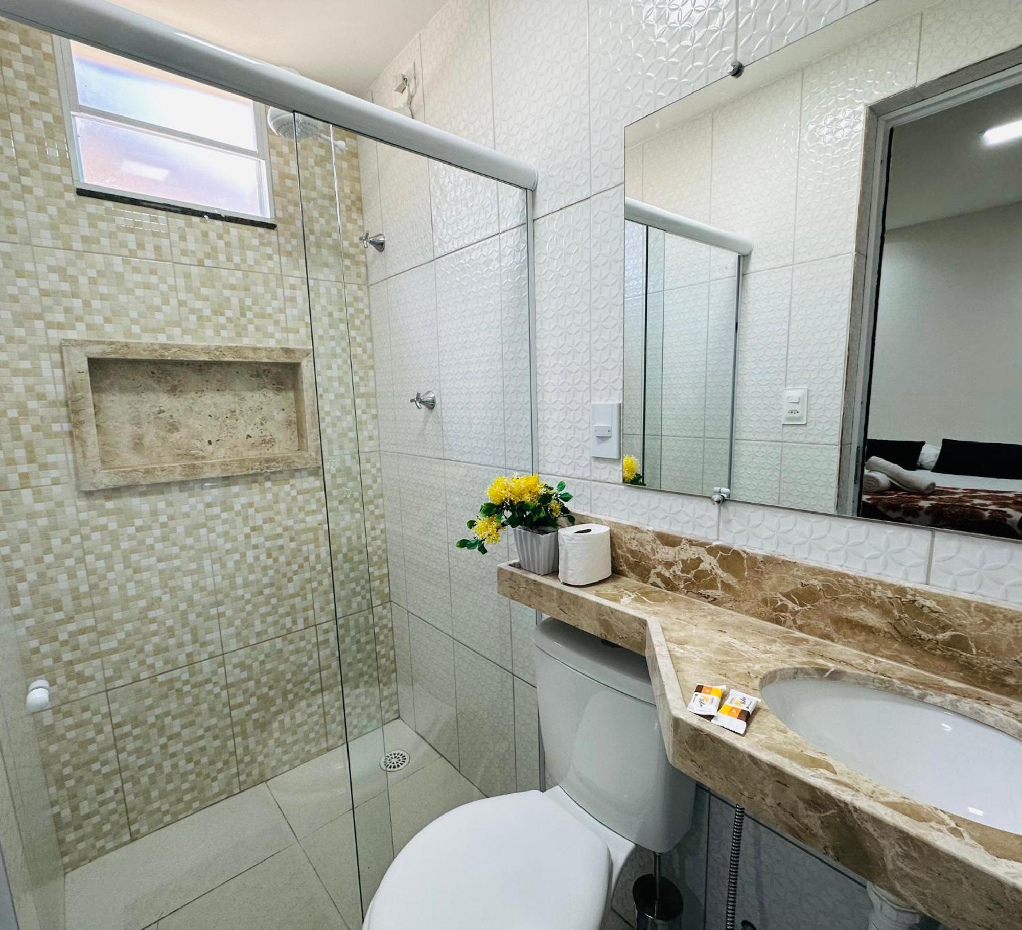 Quarto Deluxe (2 Adultos + 1 Criança)