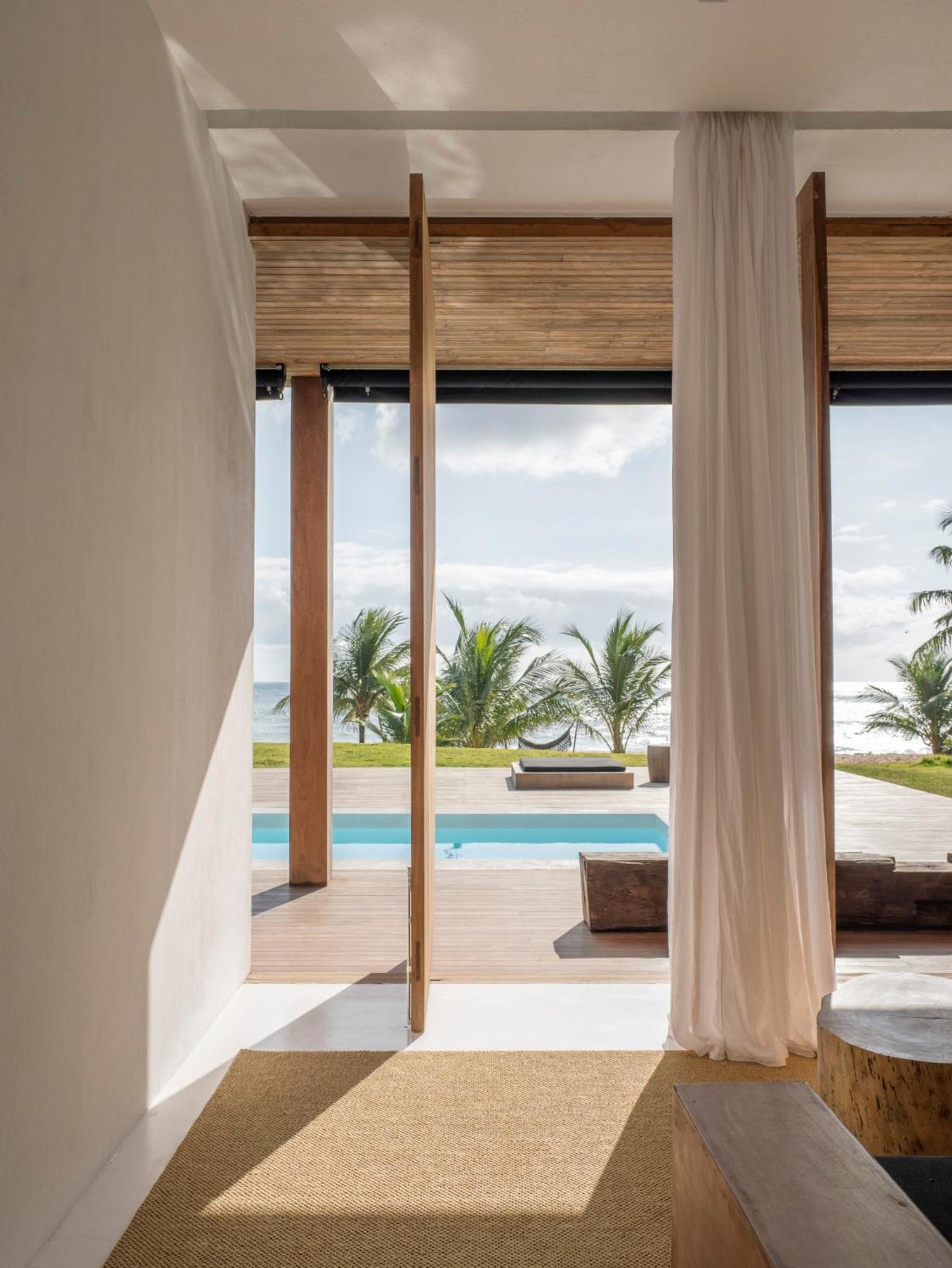 Quarto Deluxe com Cama de Casal ou 2 de Solteiro e Acesso à Piscina