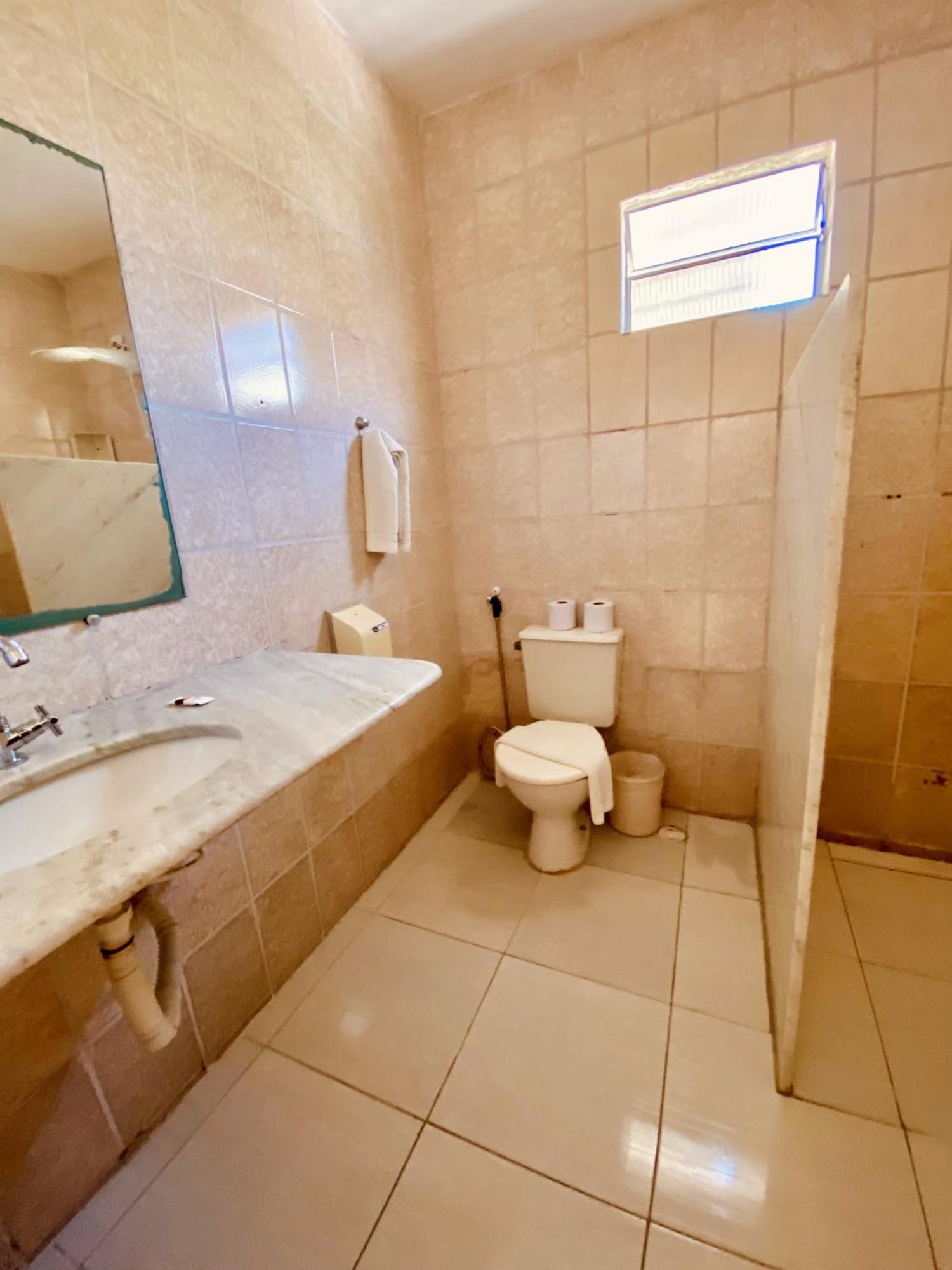 Quarto Individual Econômico