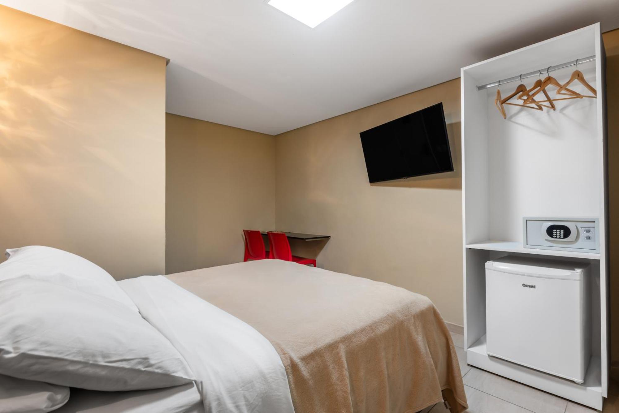 Deluxe Room,1589591546:JPEG