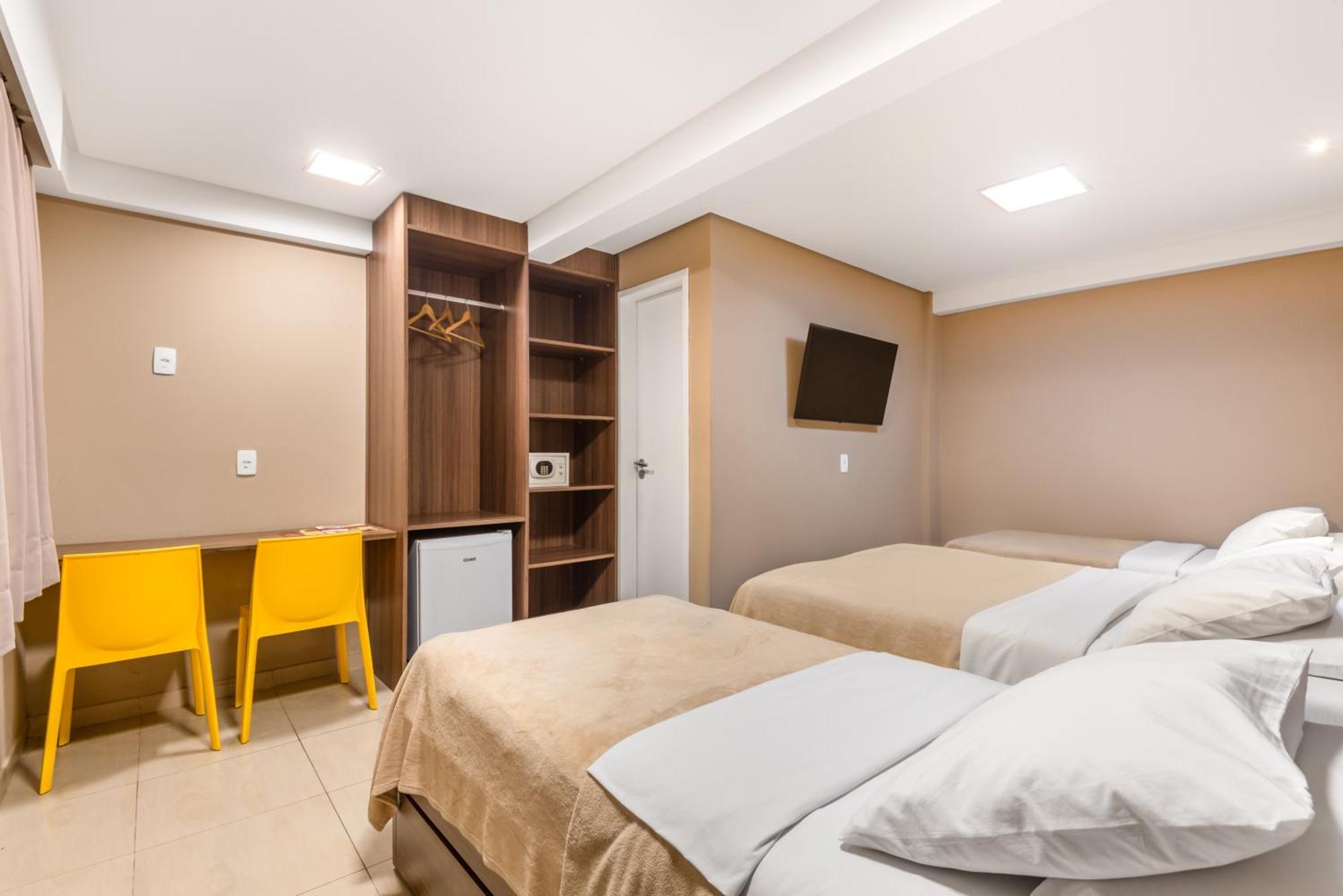 Master Room (4 adults),1589591569:JPEG