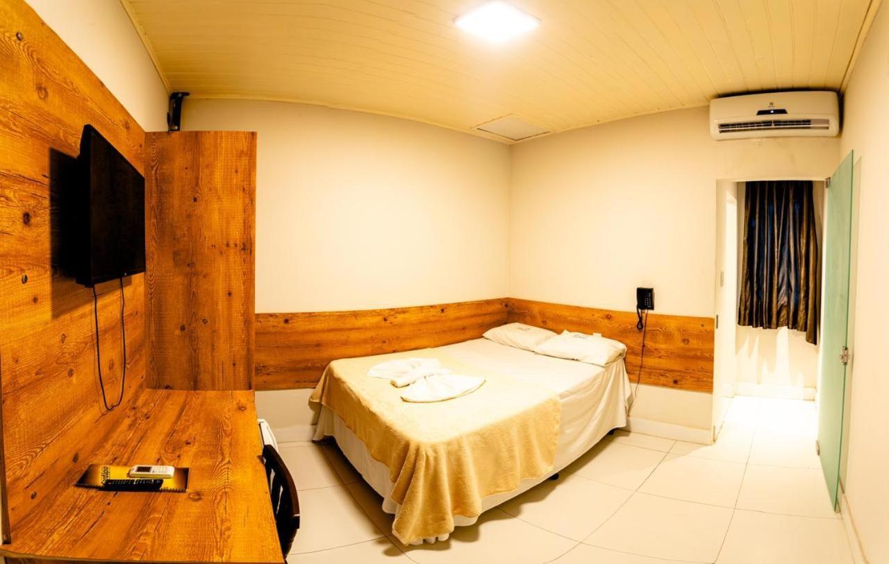Quarto com Cama de Casal ou 2 de Solteiro