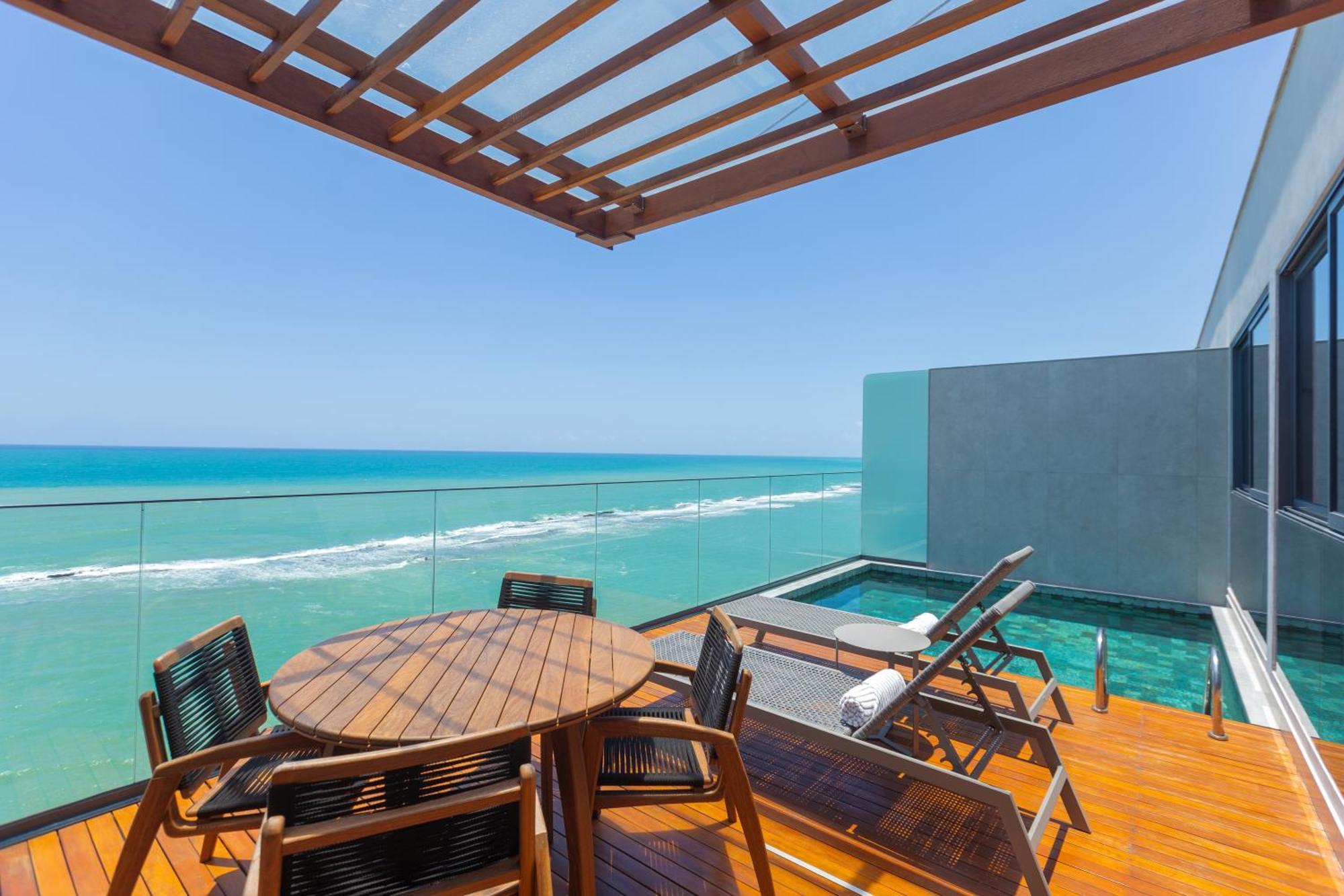 Apartamento de 2 Quartos com Piscina Privativa