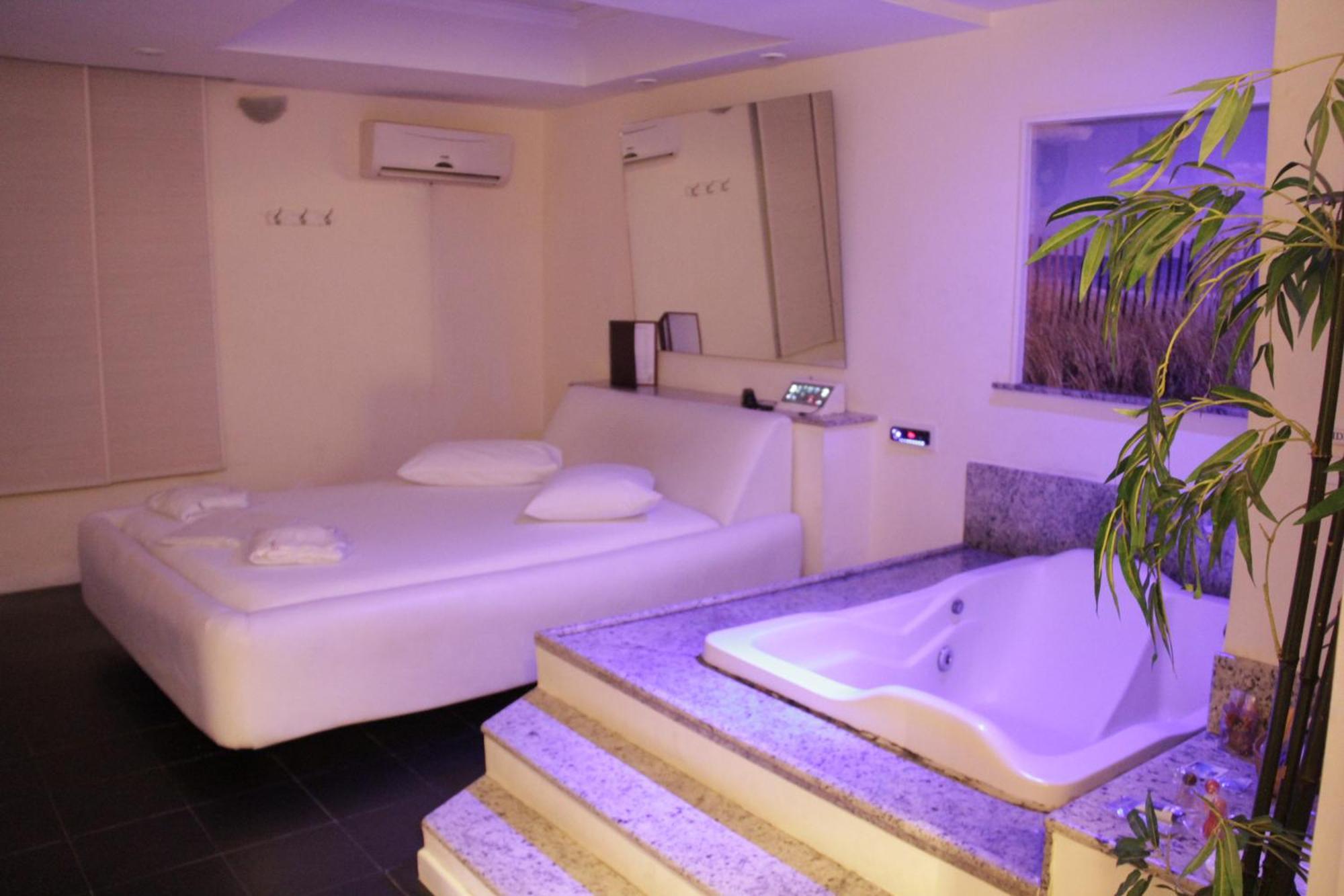 Quarto Duplo com Banheira de Hidromassagem