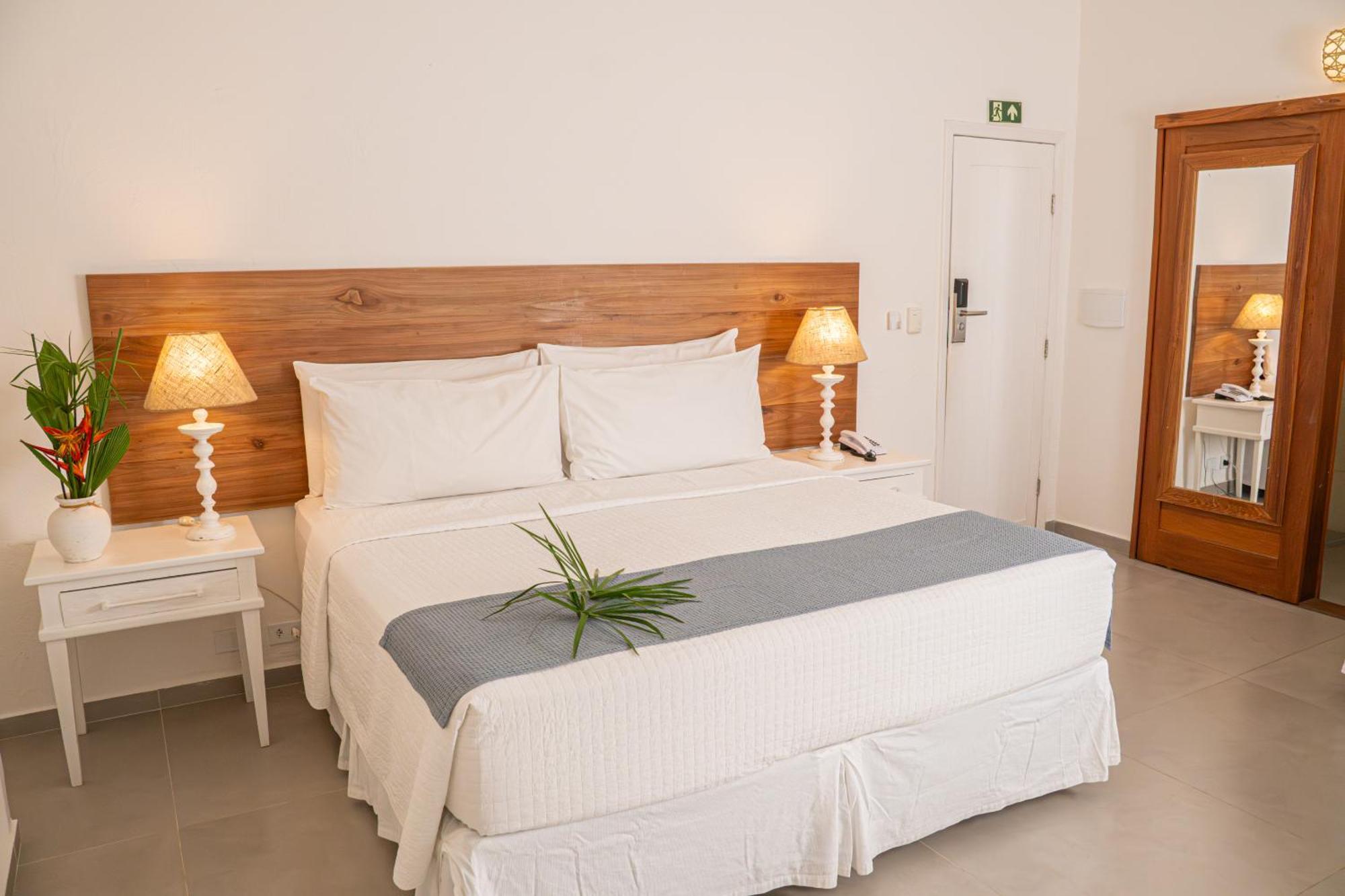 Deluxe Room,1687462843:JPEG