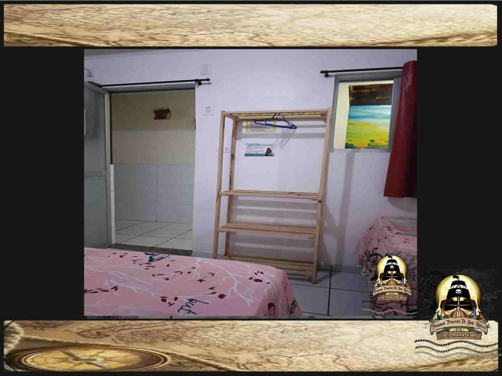 Quarto Triplo com Banheiro Privativo