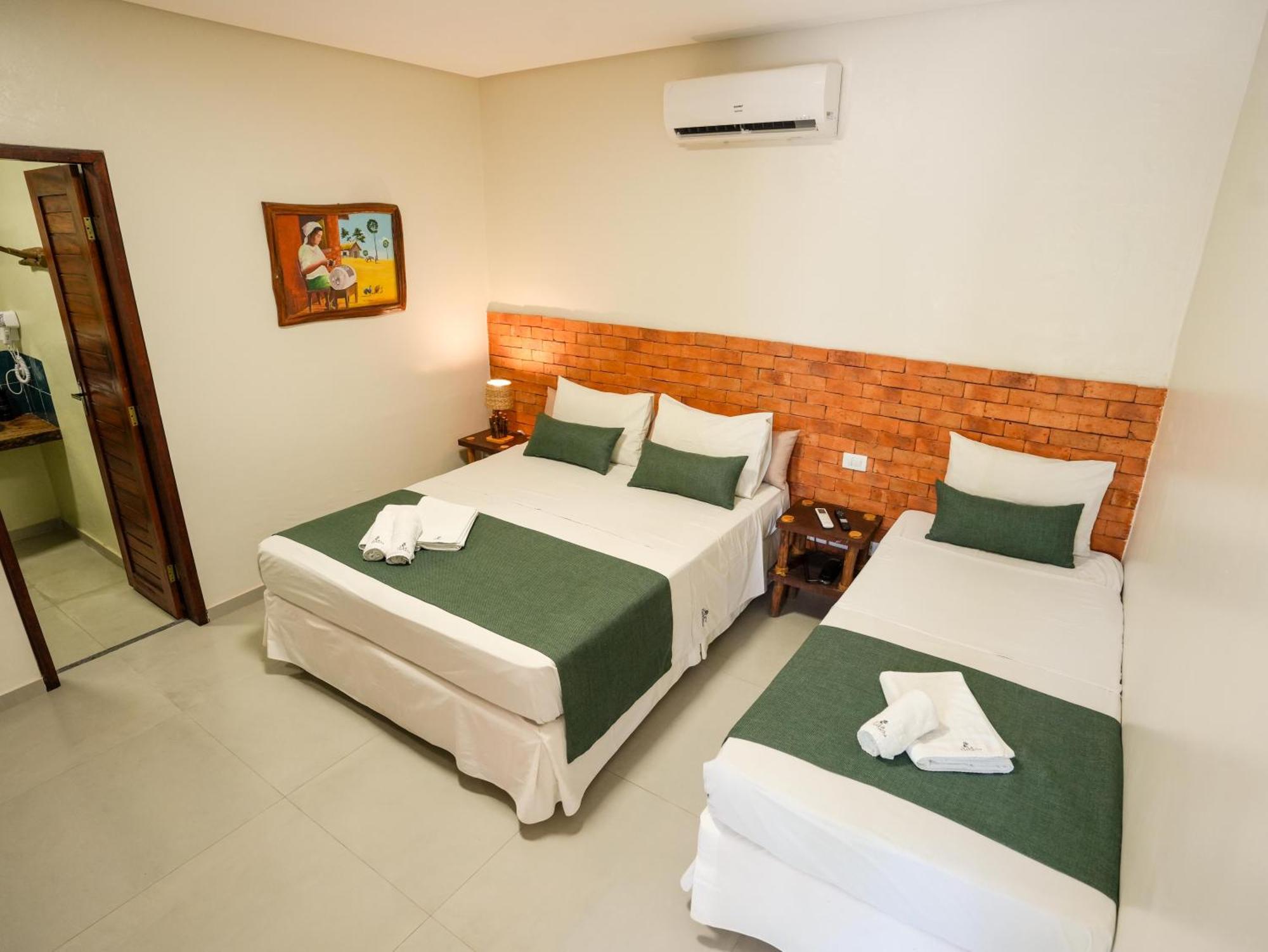 Quarto Superior com Vista da Piscina