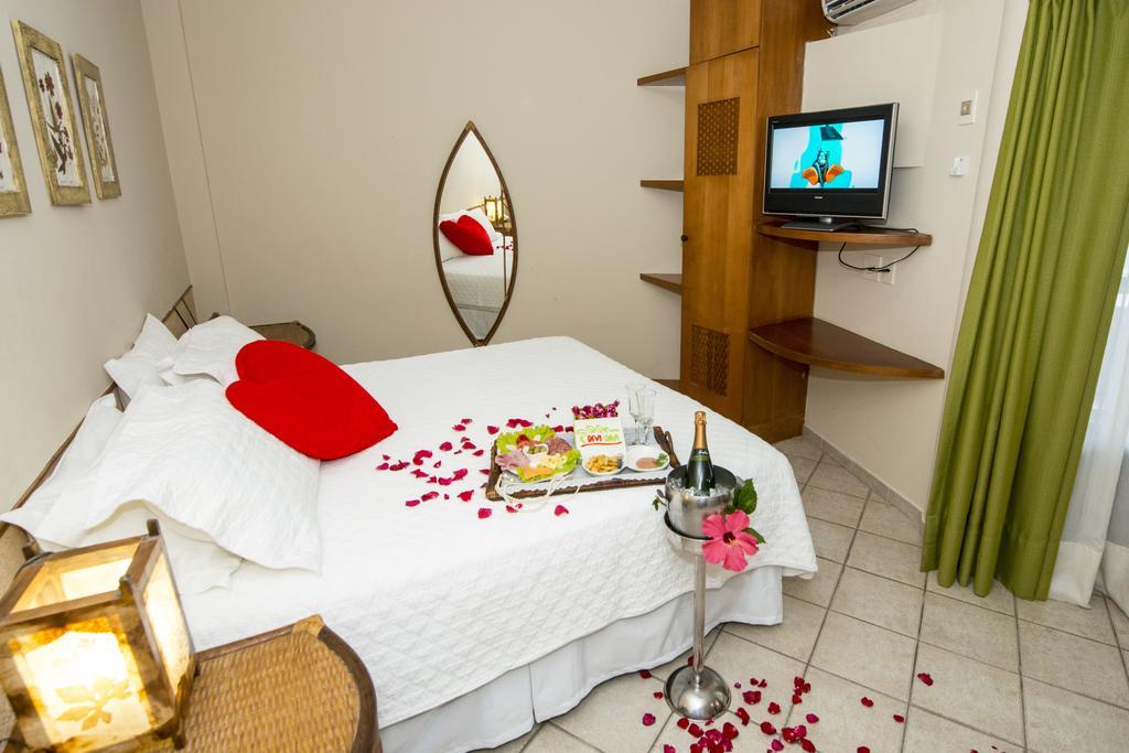 Honeymoon Suite