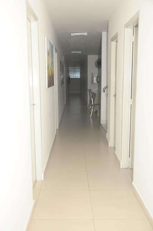 Quarto Triplo com Banheiro Privativo
