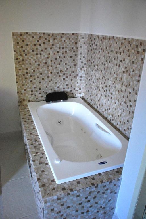Luxury Suite with Spa Bath,1557193042:JPEG
