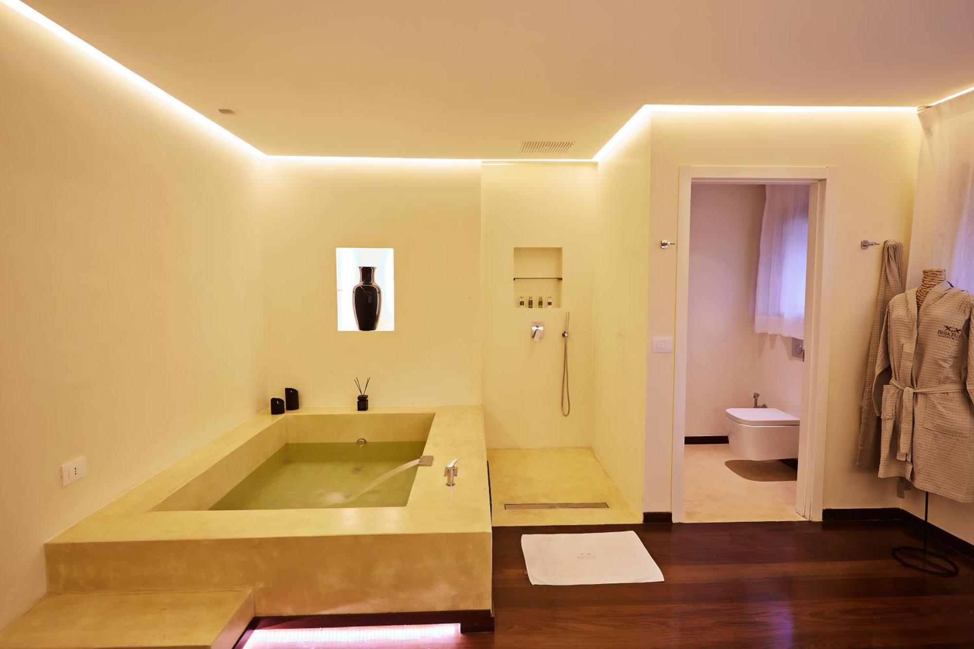 Suíte com Vista para a Piscina