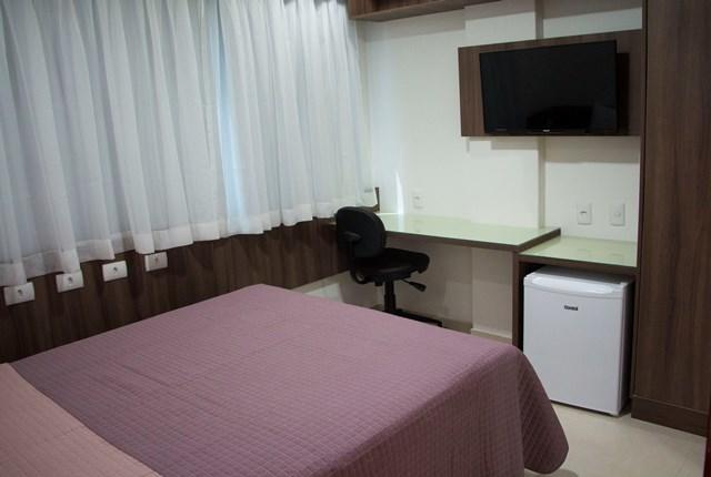 Quarto com Cama de Casal ou 2 de Solteiro