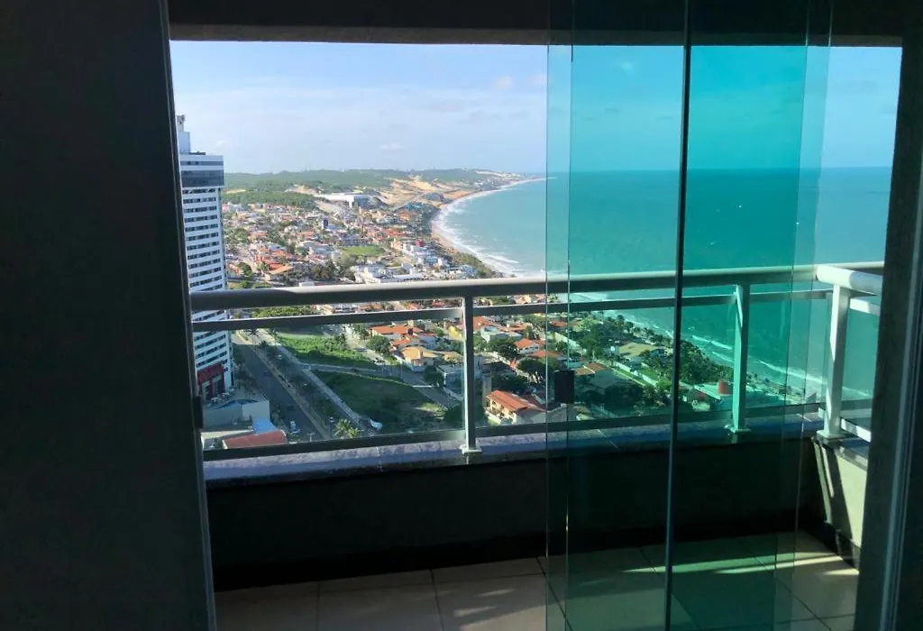 Vista Deslumbrante Para O Mar Em Ponta N-1