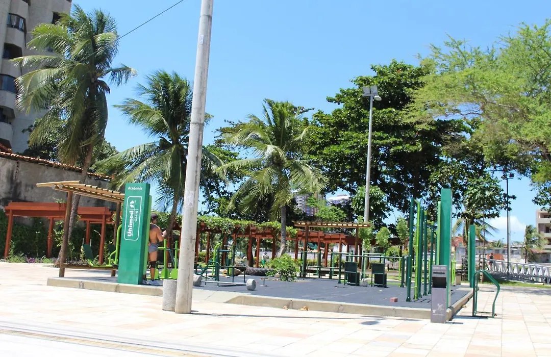 06 Flat Beira Mar Com Energia, Vaga, 3 Camas, Wi-Fi E Ar-1