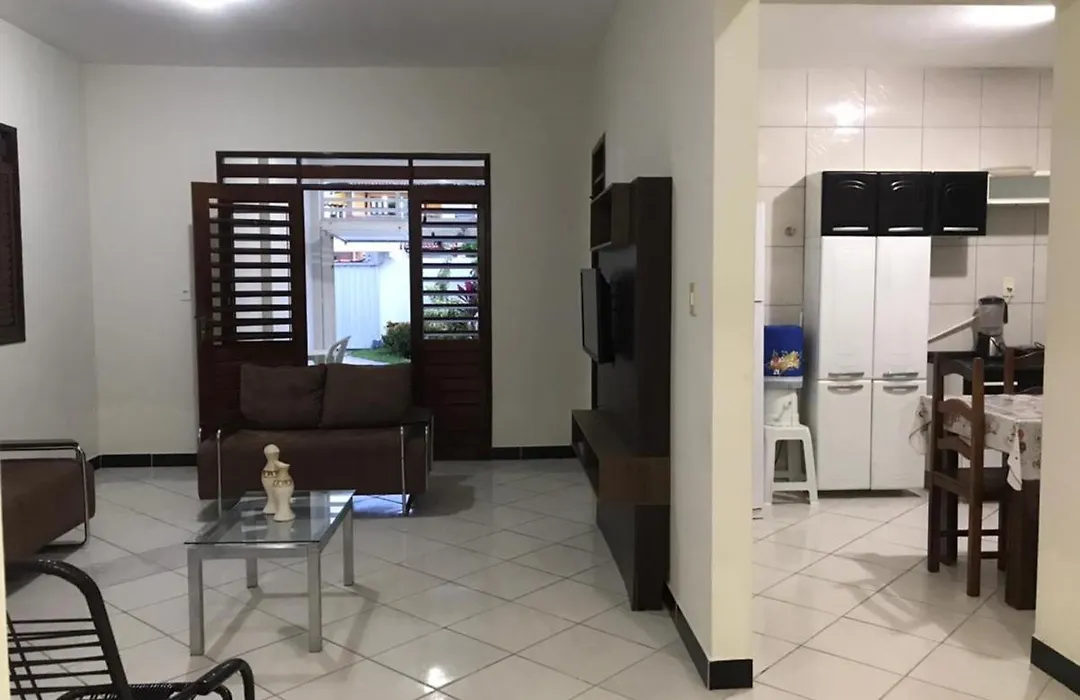 Casa Mobiliada, Arejada E Confortavel Para Alugar Na Praia De Ponta De Campina-1