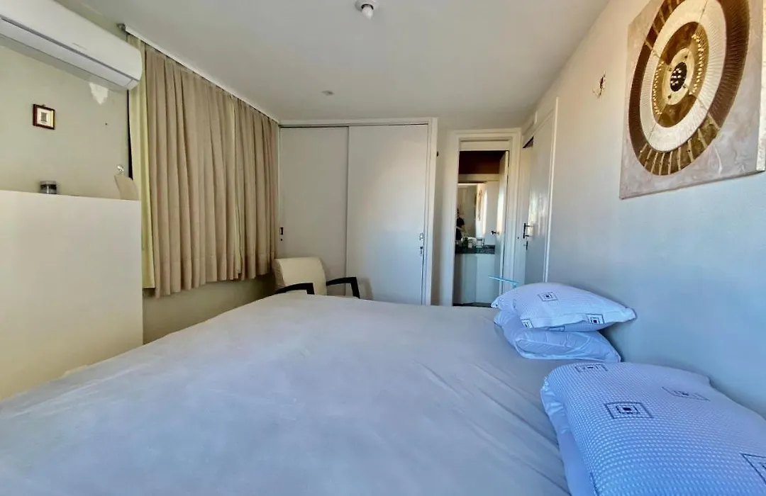 Apartamento vista mar, 2 Suítes, WC Social,2 vagas-1