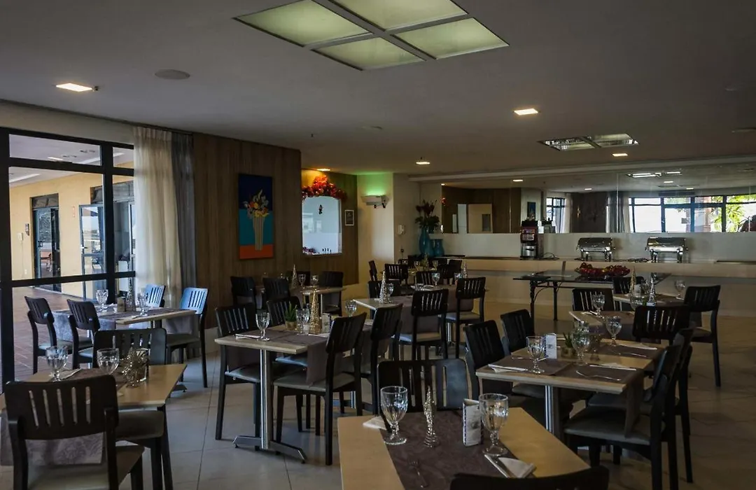 Iate Plaza Hotel 402-1