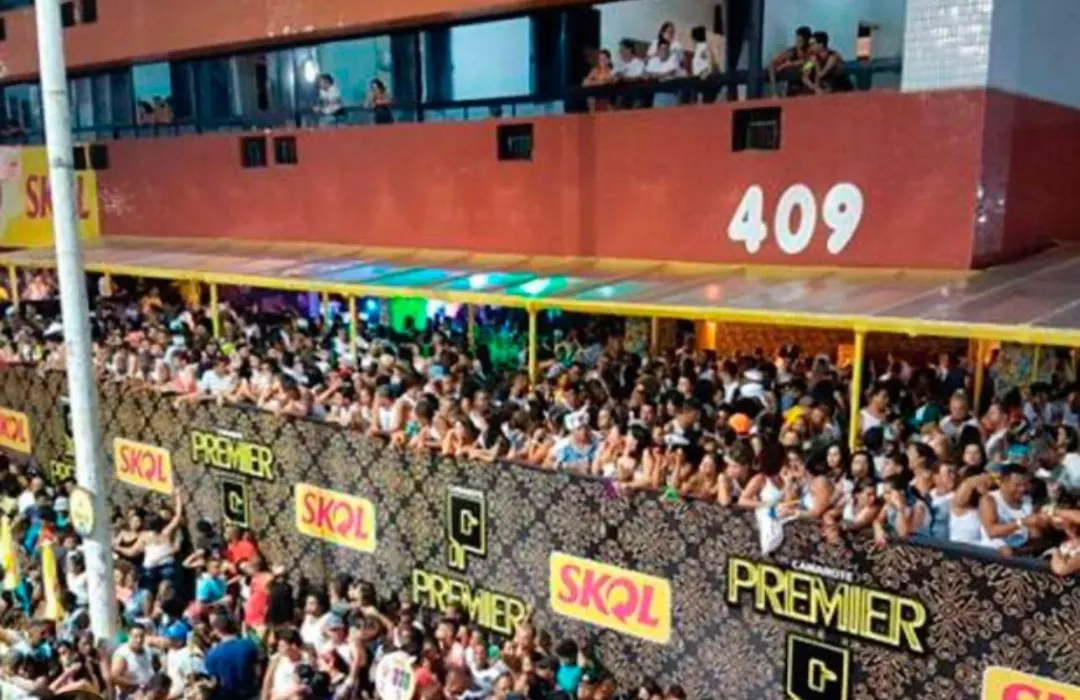 Belissimo Flat Direto Na Praia Da Barra - Flat Beira Mar No Circuito Do Carnaval-1