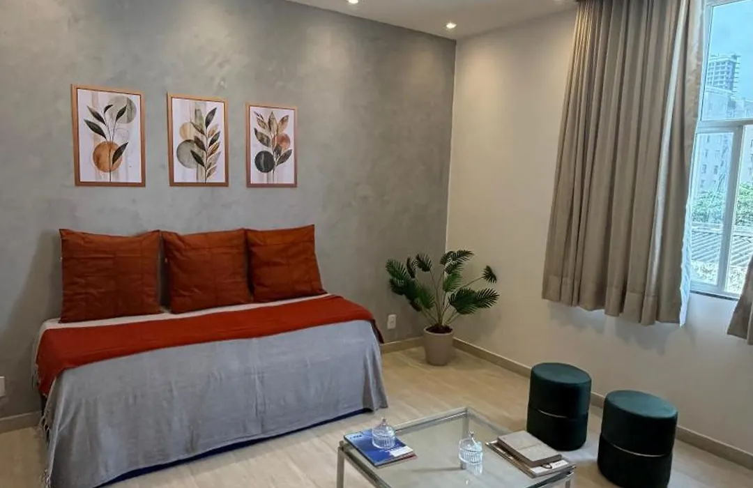Apartamento No Farol Da Barra. Vista Deslumbrante Para O Mar! No Circuito Do Carnaval. Ao Lado Do Porto Da Barra !-1