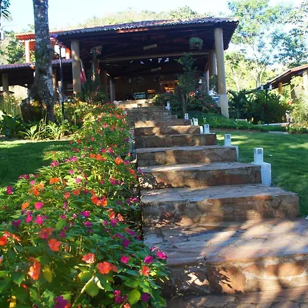 Hotel Cantinho Das Flores-2