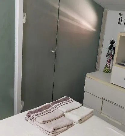Apartamento 1 Suite Garagem Praia Do Forte 500M Da Praia-2