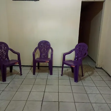 Casa Grande E Bem Localizada-2