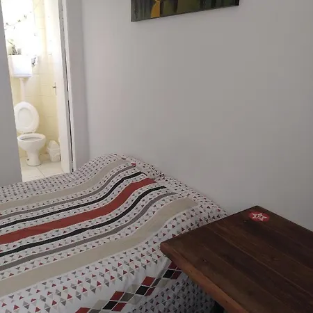 Suite Em Apartamento Compartilhado, Com Vista Para O Mar-3
