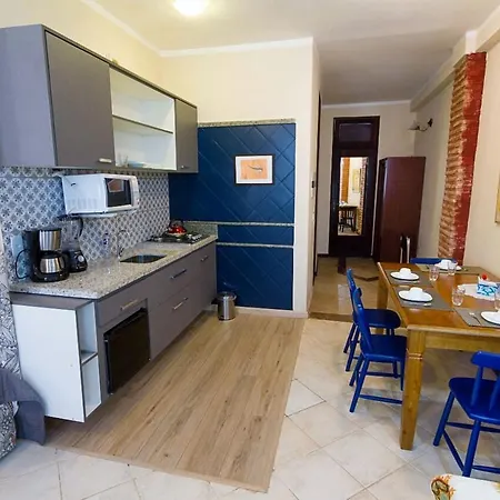 Solar Do Carmo Suites & Apartments-2