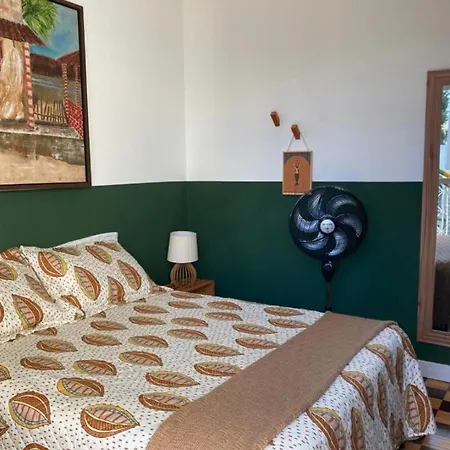 Quarto Proximo Aos 3 Circuitos Do Carnaval! Lindo, Confortavel E Com Varanda!-2