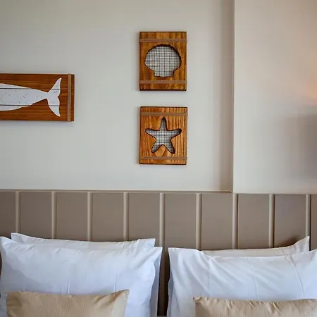 Quarto E Sala Com Vista Mar E Comodidades Modernas-3