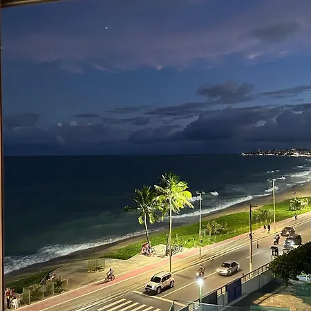 Ritz Suites: Beachfront Luxury with Ocean Views-3