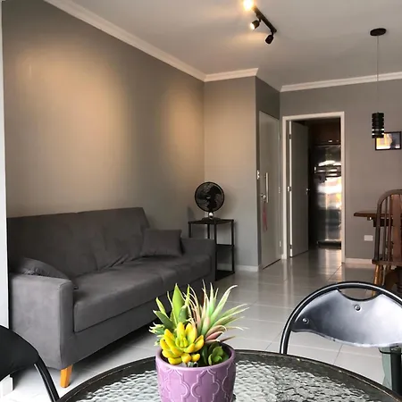 Apt A 150M Da Melhor Faixa De Praia Da Ponta Verde Com 2 Quartos 2 Banheiros Cozinha Sala De Estar Garagem Coberta 2 Elevadores Portaria 24H Recentemente Reformado Acomoda Ate 5 Pessoas-2
