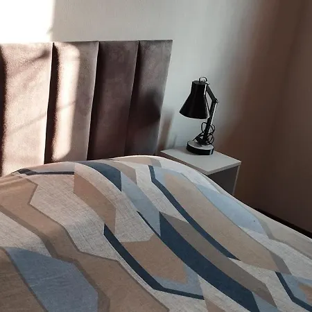 Quarto Inteiro Com Banheiro Privativo-2